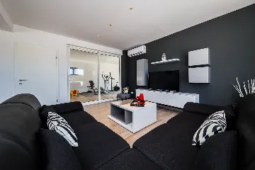 Modern Family Villa with Pool in Kaštel Stari