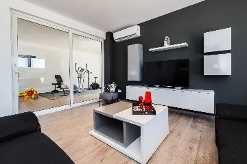 Modern Family Villa with Pool in Kaštel Stari