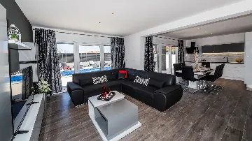 Modern Family Villa with Pool in Kaštel Stari