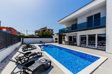 Modern Family Villa with Pool in Kaštel Stari