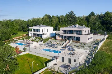 Spacious Family Villa with Pool in Labin