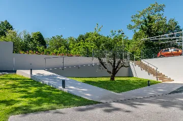 Spacious Family Villa with Pool in Labin