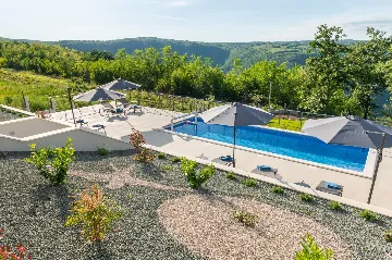 Spacious Family Villa with Pool in Labin