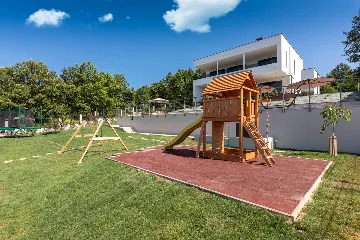 Contemporary 4-Bedroom Villa with Pool in Labin