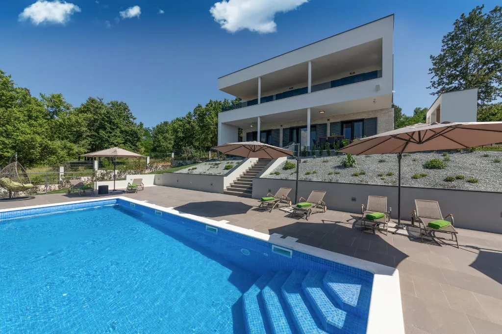 Contemporary 4-Bedroom Villa with Pool in Labin