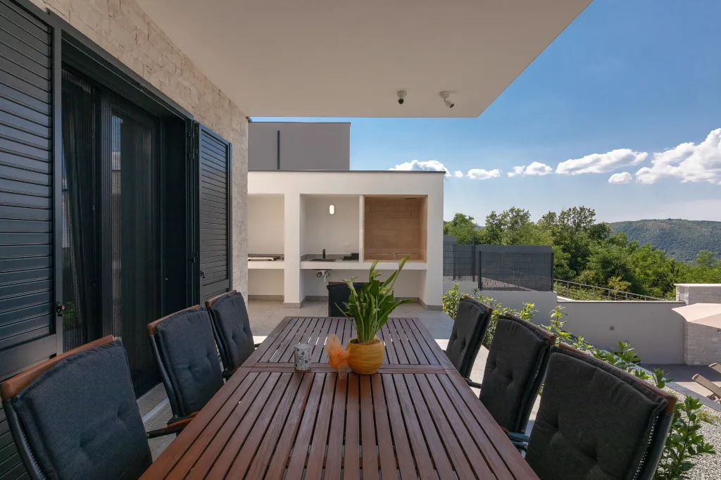 Contemporary 4-Bedroom Villa with Pool in Labin