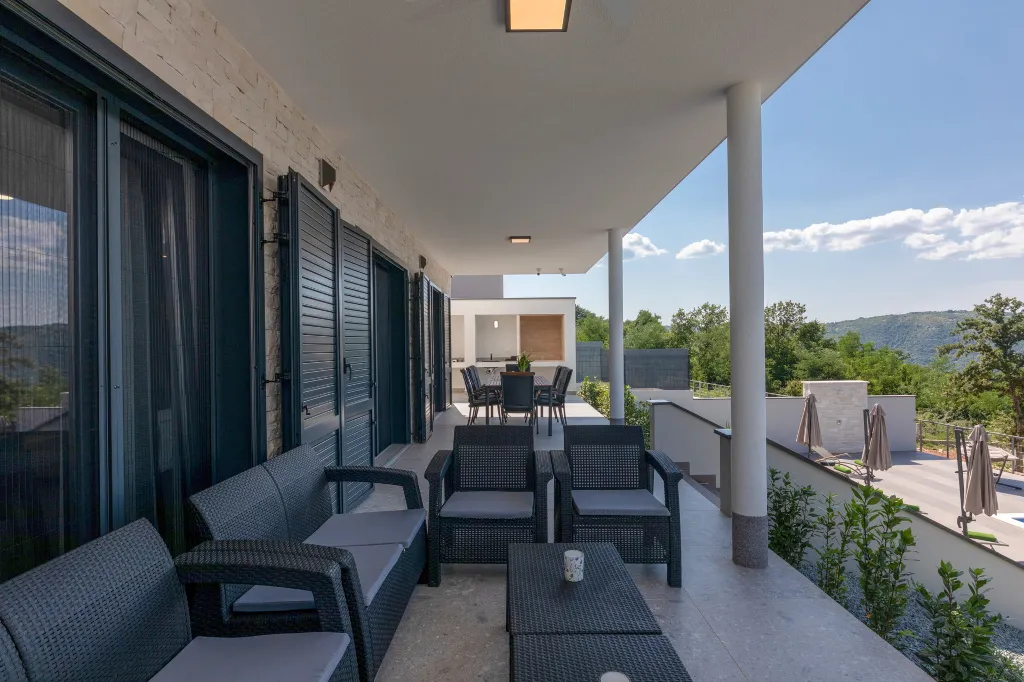 Contemporary 4-Bedroom Villa with Pool in Labin