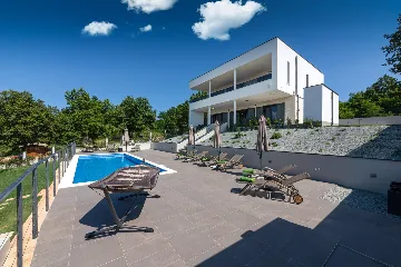 Contemporary 4-Bedroom Villa with Pool in Labin