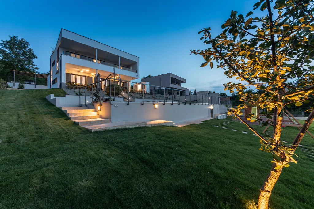 Contemporary 4-Bedroom Villa with Pool in Labin