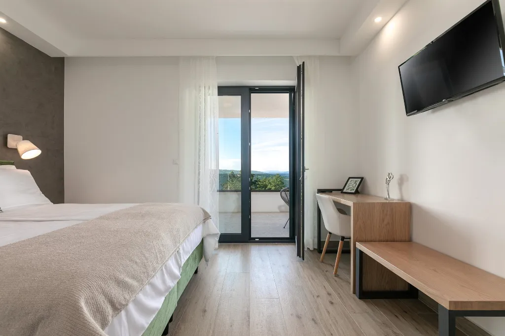 Contemporary 4-Bedroom Villa with Pool in Labin