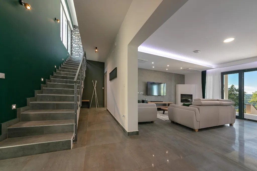 Contemporary 4-Bedroom Villa with Pool in Labin