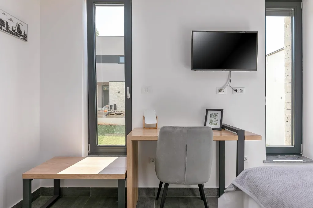 Contemporary 4-Bedroom Villa with Pool in Labin