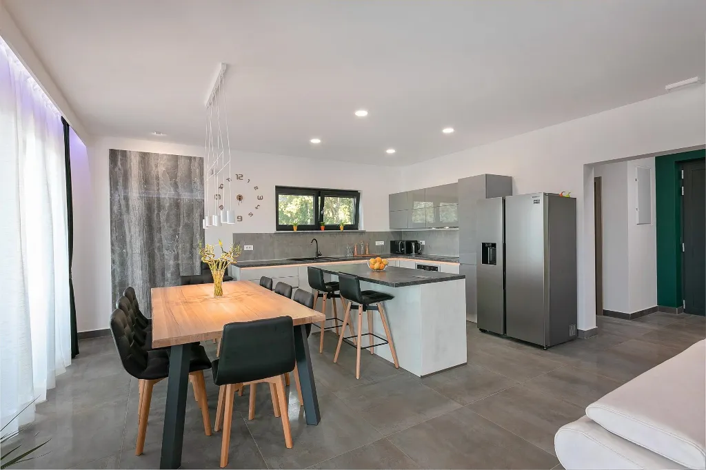 Contemporary 4-Bedroom Villa with Pool in Labin