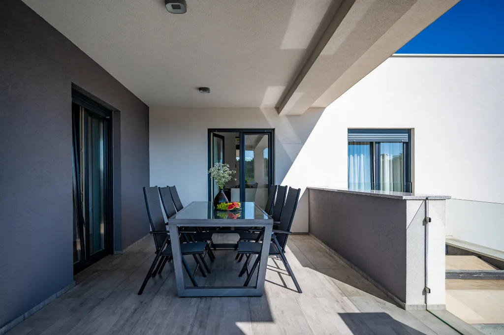 Spacious Family Villa with Pool in Pula