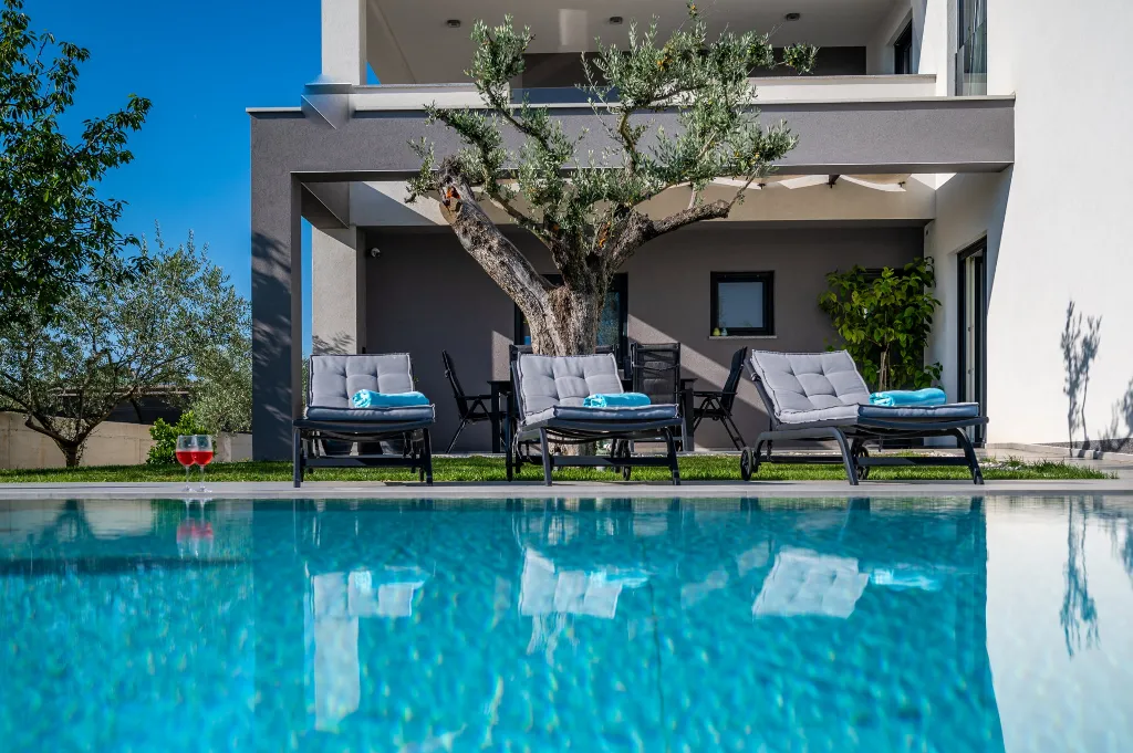 Spacious Family Villa with Pool in Pula