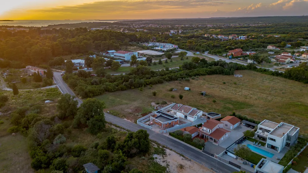 Spacious Family Villa with Pool in Pula