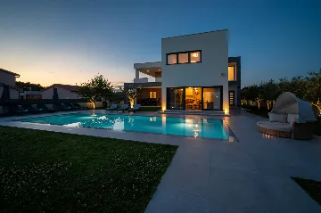 Spacious Family Villa with Pool in Pula