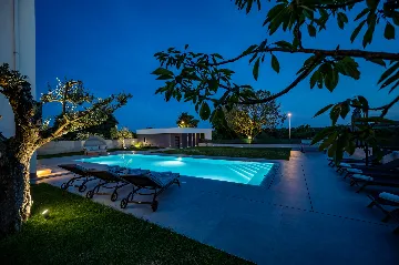 Spacious Family Villa with Pool in Pula