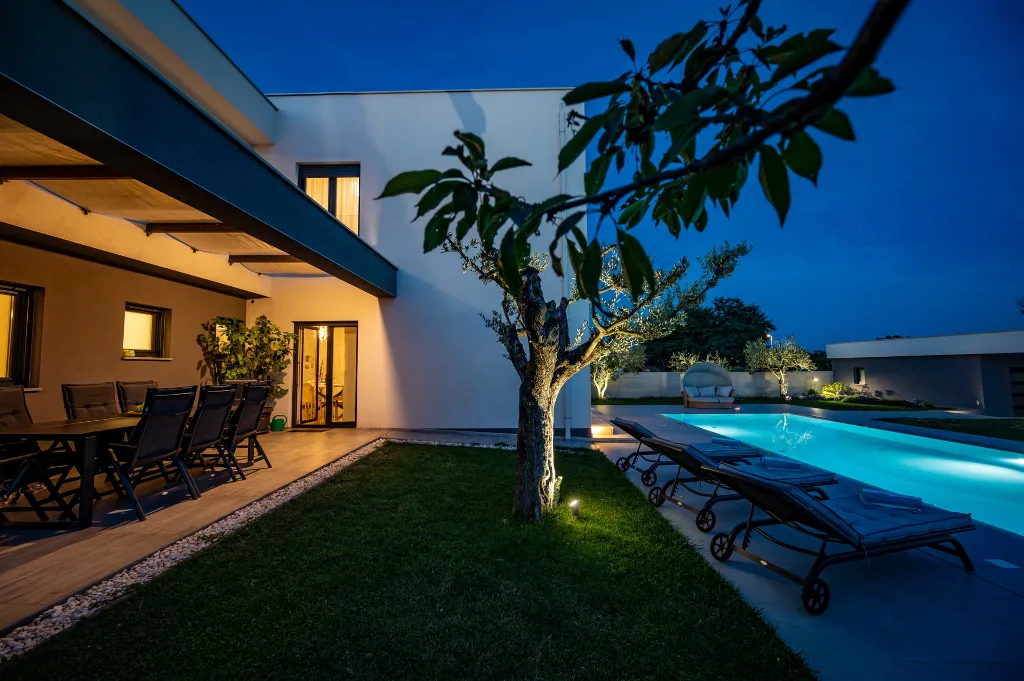 Spacious Family Villa with Pool in Pula
