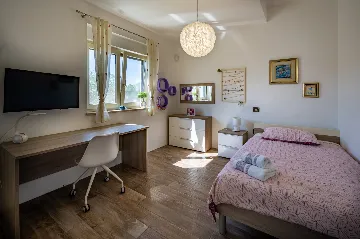 Spacious Family Villa with Pool in Pula