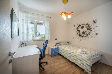 Spacious Family Villa with Pool in Pula