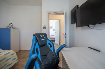 Spacious Family Villa with Pool in Pula