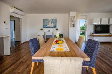 Spacious Family Villa with Pool in Pula