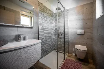 Spacious Family Villa with Pool in Pula