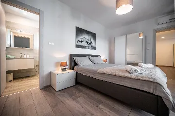 Spacious Family Villa with Pool in Pula