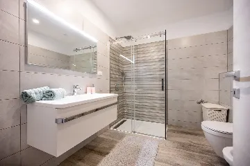 Spacious Family Villa with Pool in Pula