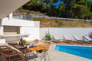 Modern Poolside Villa Retreat, Zaostrog