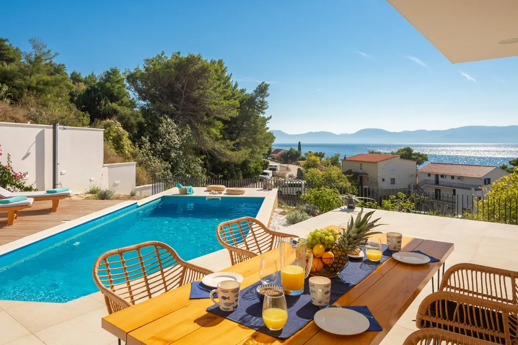 Modern Poolside Villa Retreat, Zaostrog