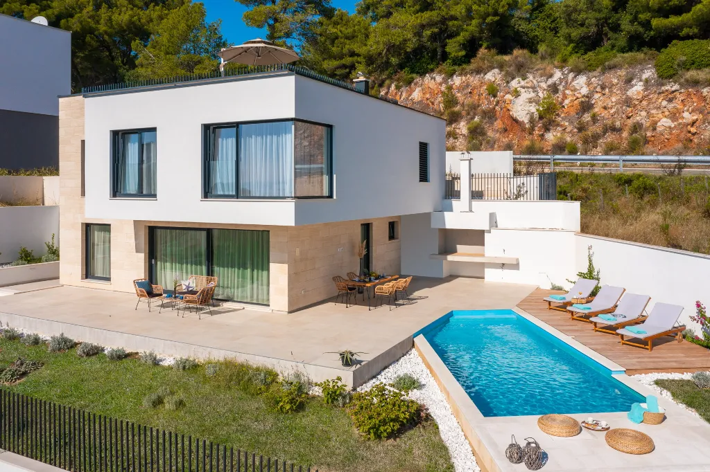 Modern Poolside Villa Retreat, Zaostrog
