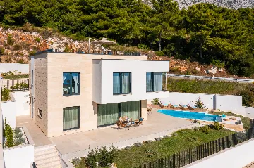 Modern Poolside Villa Retreat, Zaostrog