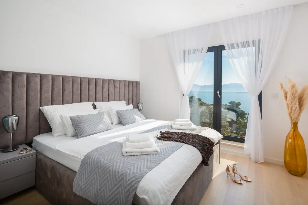 Modern Poolside Villa Retreat, Zaostrog