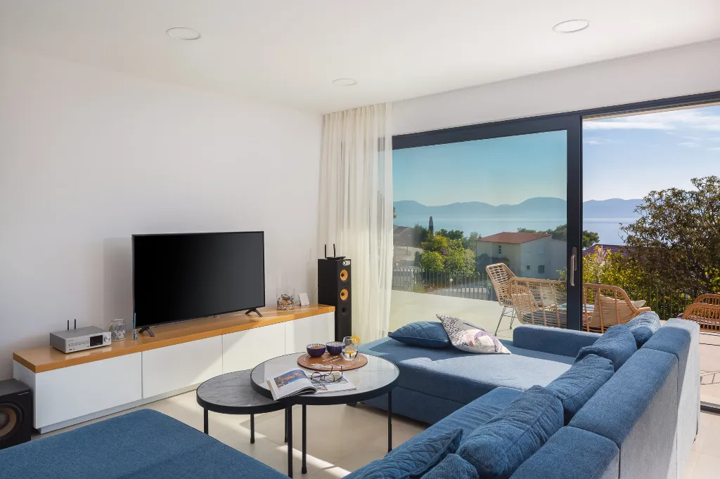 Modern Poolside Villa Retreat, Zaostrog