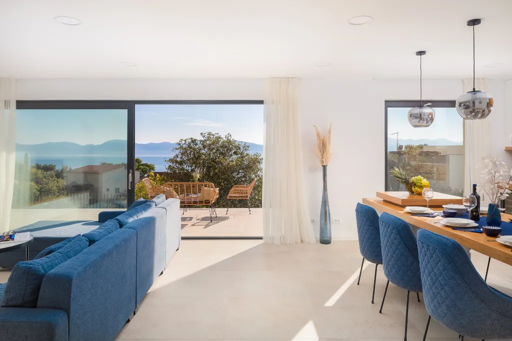 Modern Poolside Villa Retreat, Zaostrog