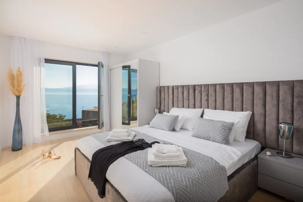 Modern Poolside Villa Retreat, Zaostrog