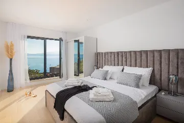 Modern Poolside Villa Retreat, Zaostrog