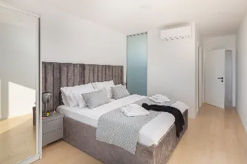 Modern Poolside Villa Retreat, Zaostrog