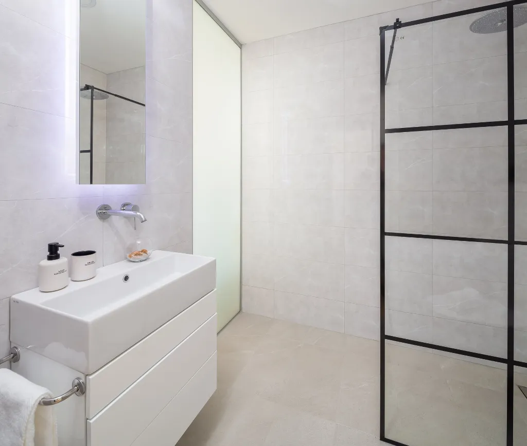 Modern Poolside Villa Retreat, Zaostrog