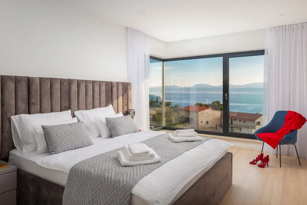 Modern Poolside Villa Retreat, Zaostrog