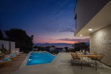 Modern Poolside Villa Retreat, Zaostrog