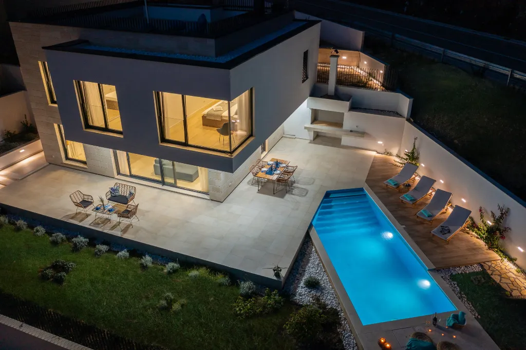 Modern Poolside Villa Retreat, Zaostrog