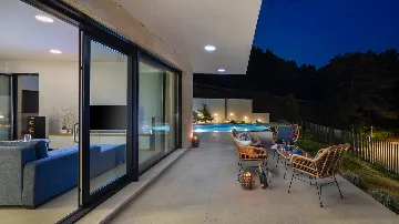 Modern Poolside Villa Retreat, Zaostrog