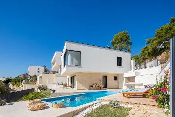Modern Poolside Villa Retreat, Zaostrog