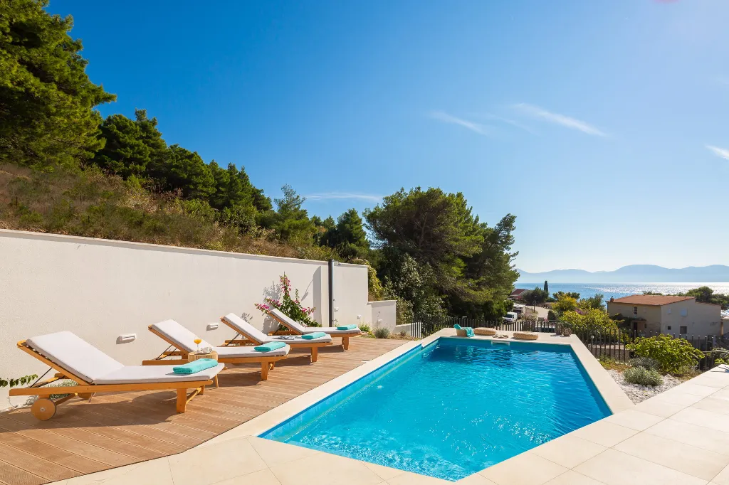 Modern Poolside Villa Retreat, Zaostrog