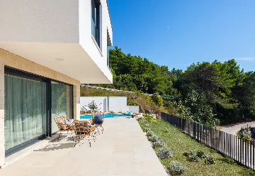Modern Poolside Villa Retreat, Zaostrog