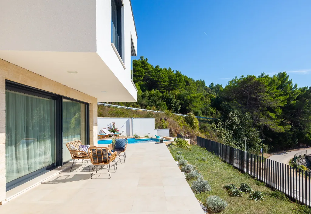 Modern Poolside Villa Retreat, Zaostrog
