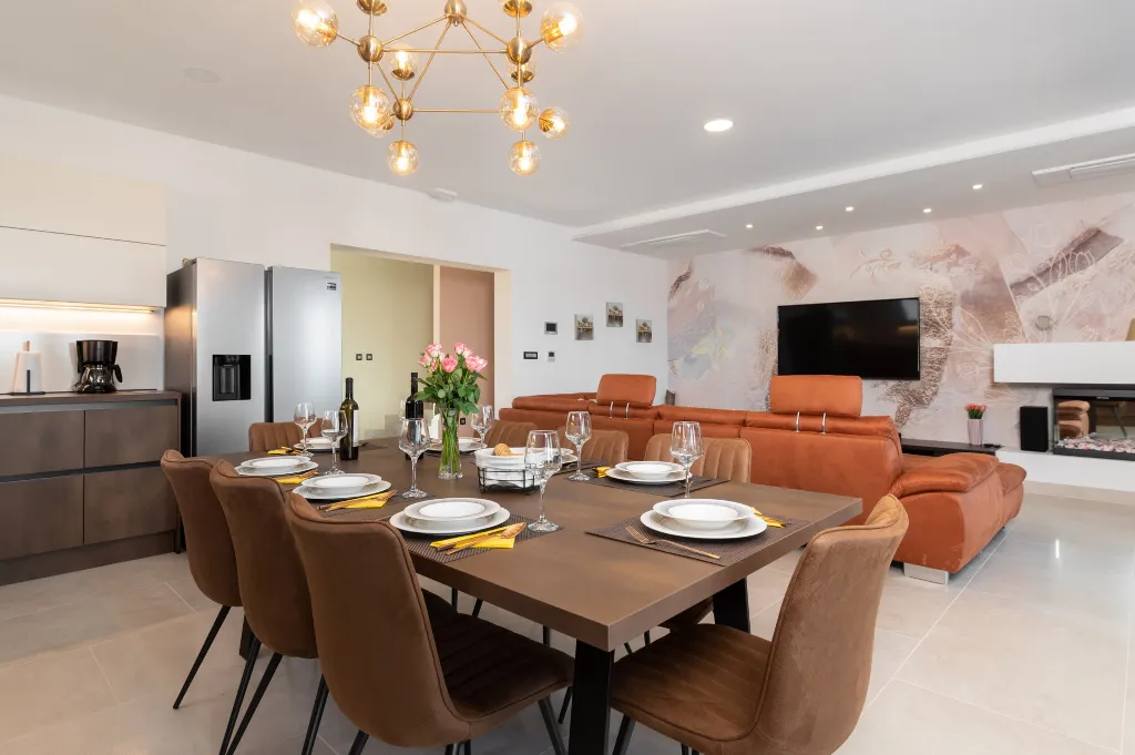 Spacious 8-Bedroom Villa with Pool in Labin